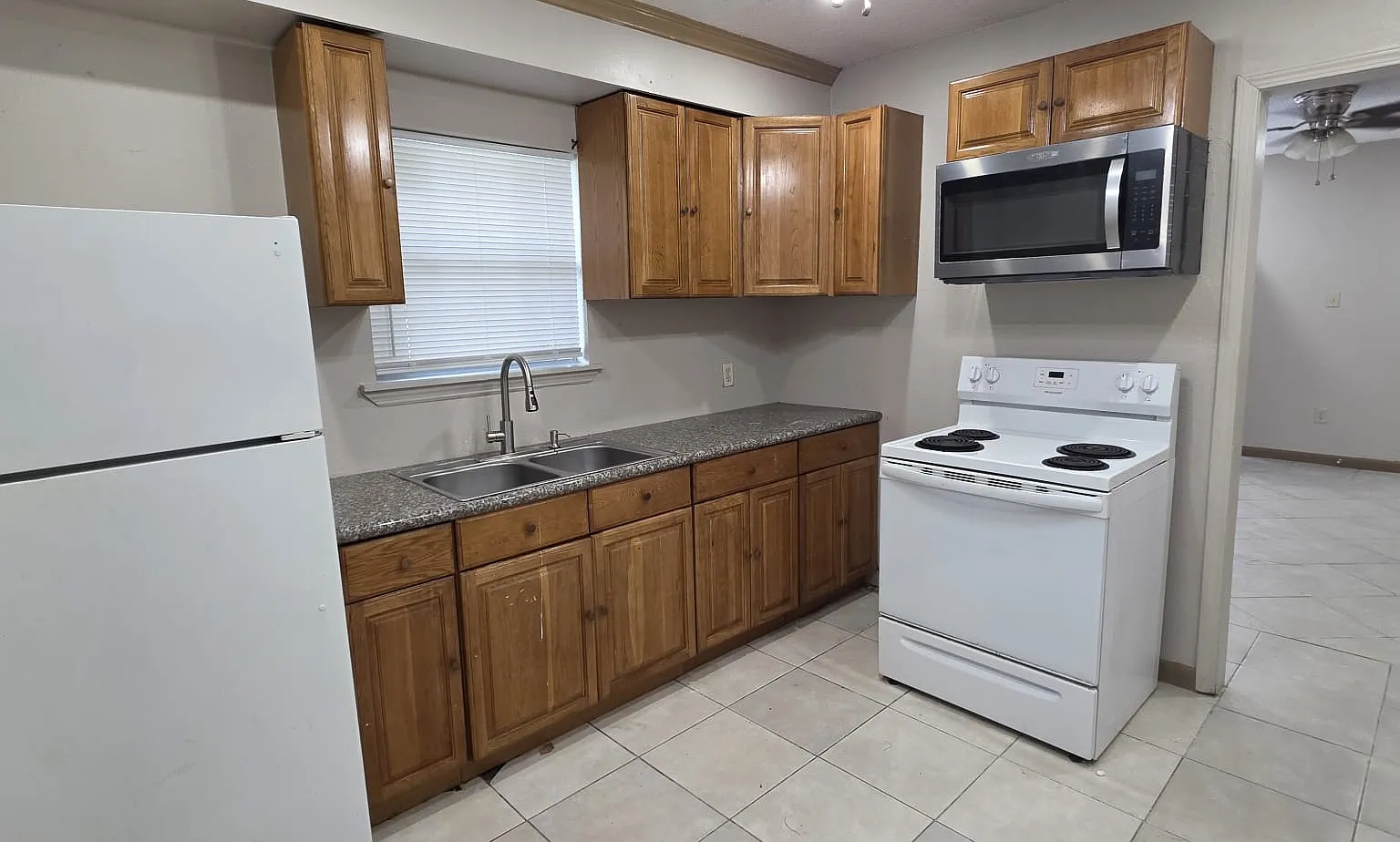 2 bed, 740 sqft, $1,100 — Photo 1