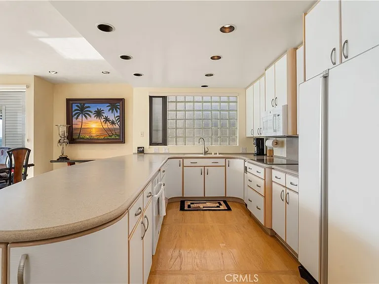 1351 La Mirada St — Photo 15