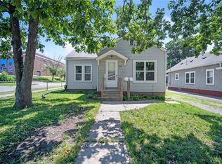 3321 Cambridge St, Des Moines, IA 50313
