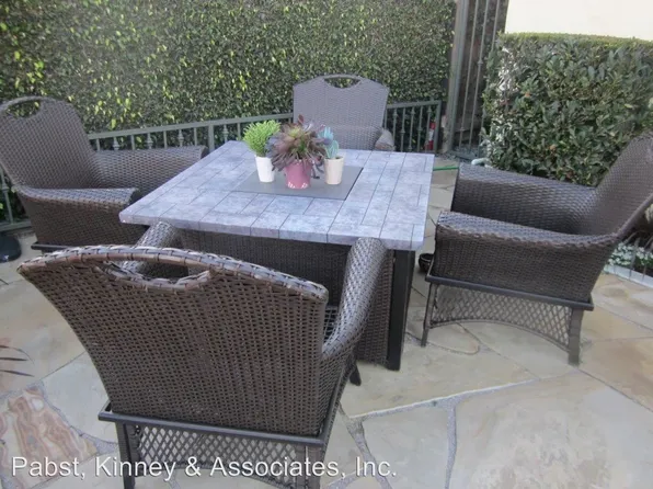 211 La Verne Ave, Long Beach, CA 90803