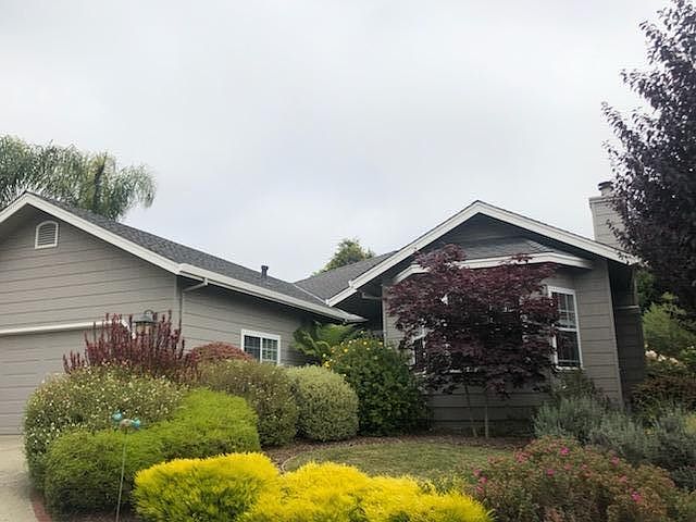 1st image of 821 Clubhouse Dr