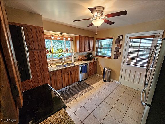 5th image of 212 Kurtz St