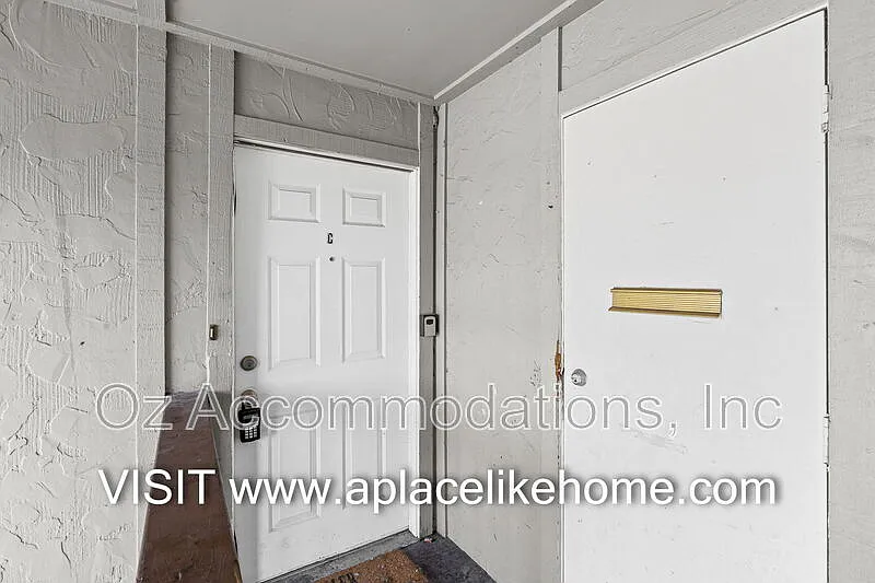 2 bed, 1.0 bath, 750 sqft, $795 — Photo 2
