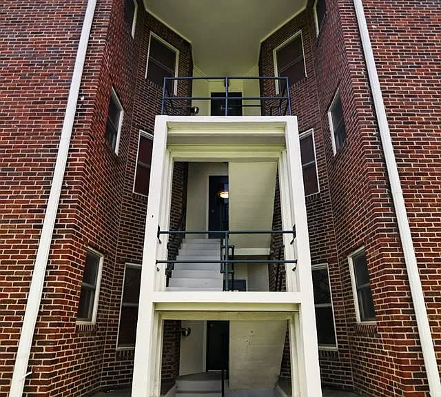 Madison Apartments — Photo 15