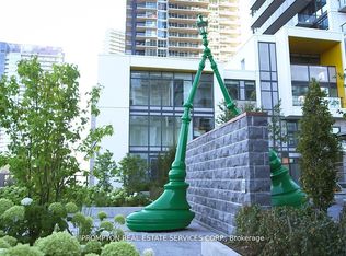 95 McMahon Dr #508, Toronto, ON M2K 0C2