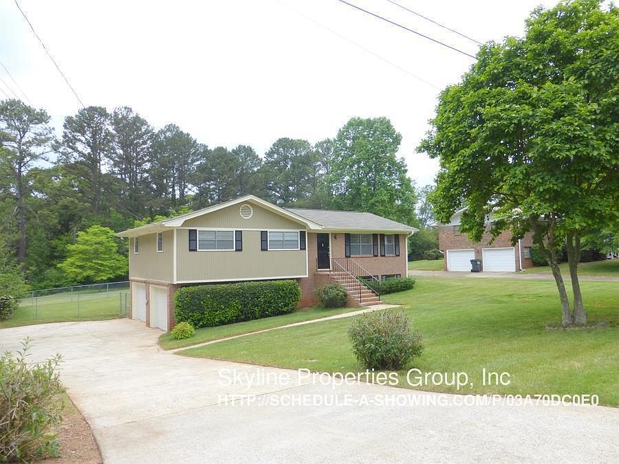 1st image of 4097 Hubert Dr NE