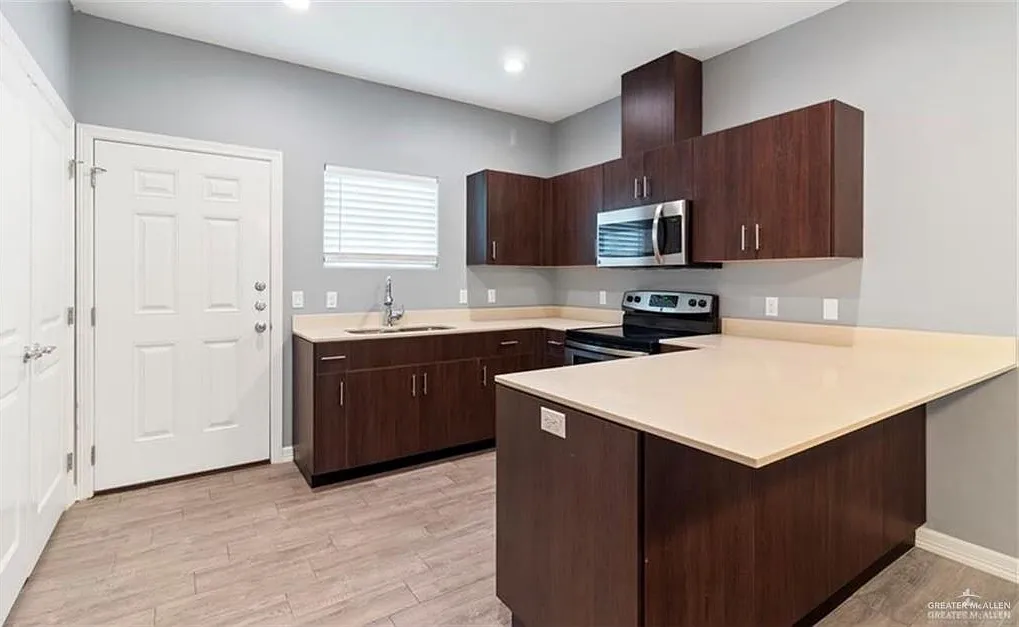 2 bed, 2.0 bath, 1200 sqft, $1,100 — Photo 3