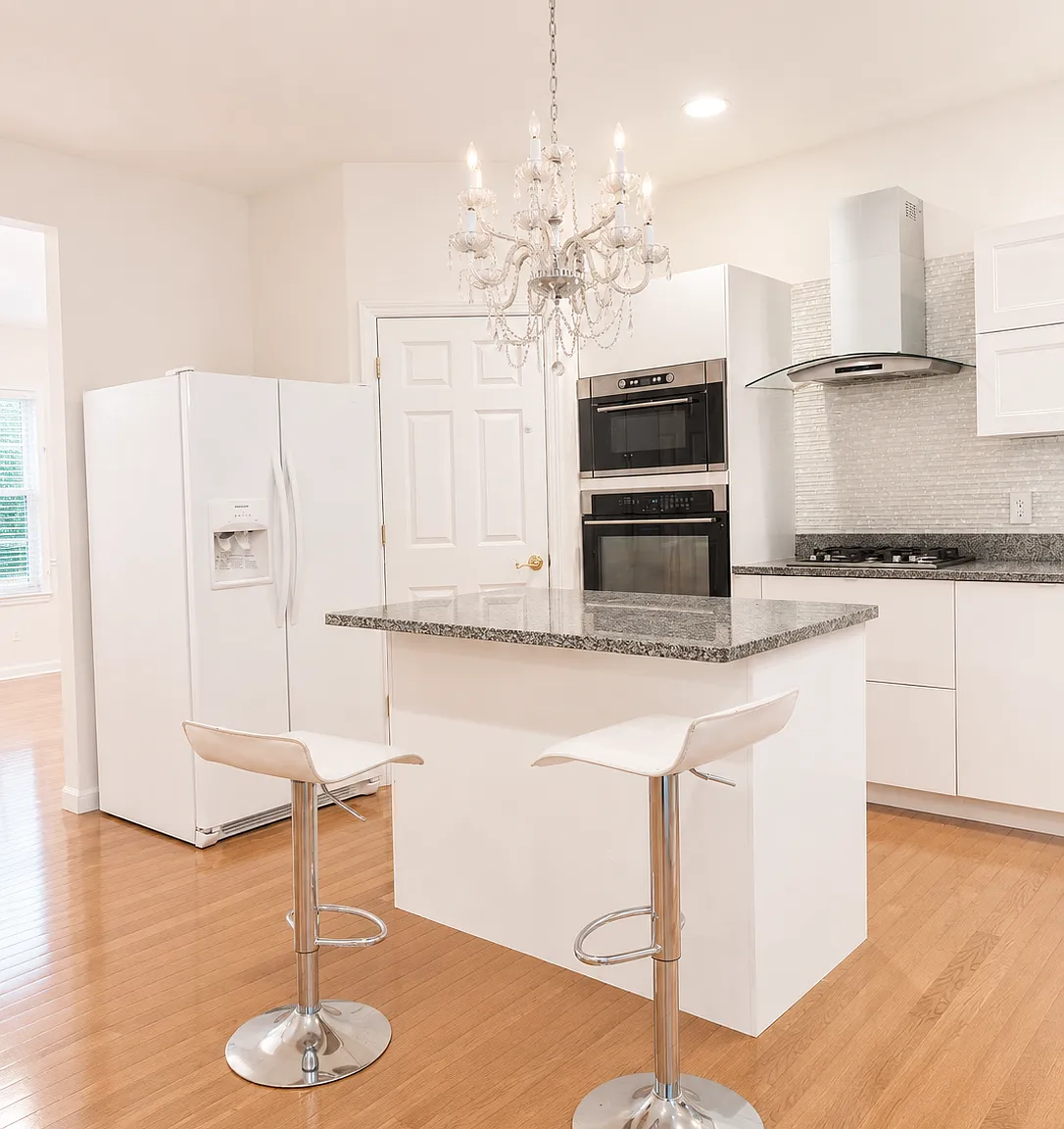4 bed, 2.5 bath, 2365 sqft, $3,250 — Photo 4