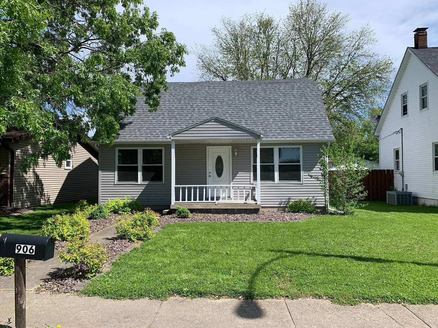 906 E Hanover St — Photo 2