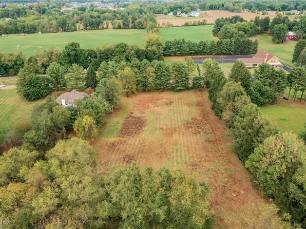 8742 Mudbrook St NW, Massillon, OH 44646