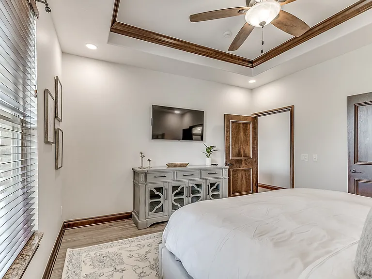 11804 Volterra Way — Photo 38