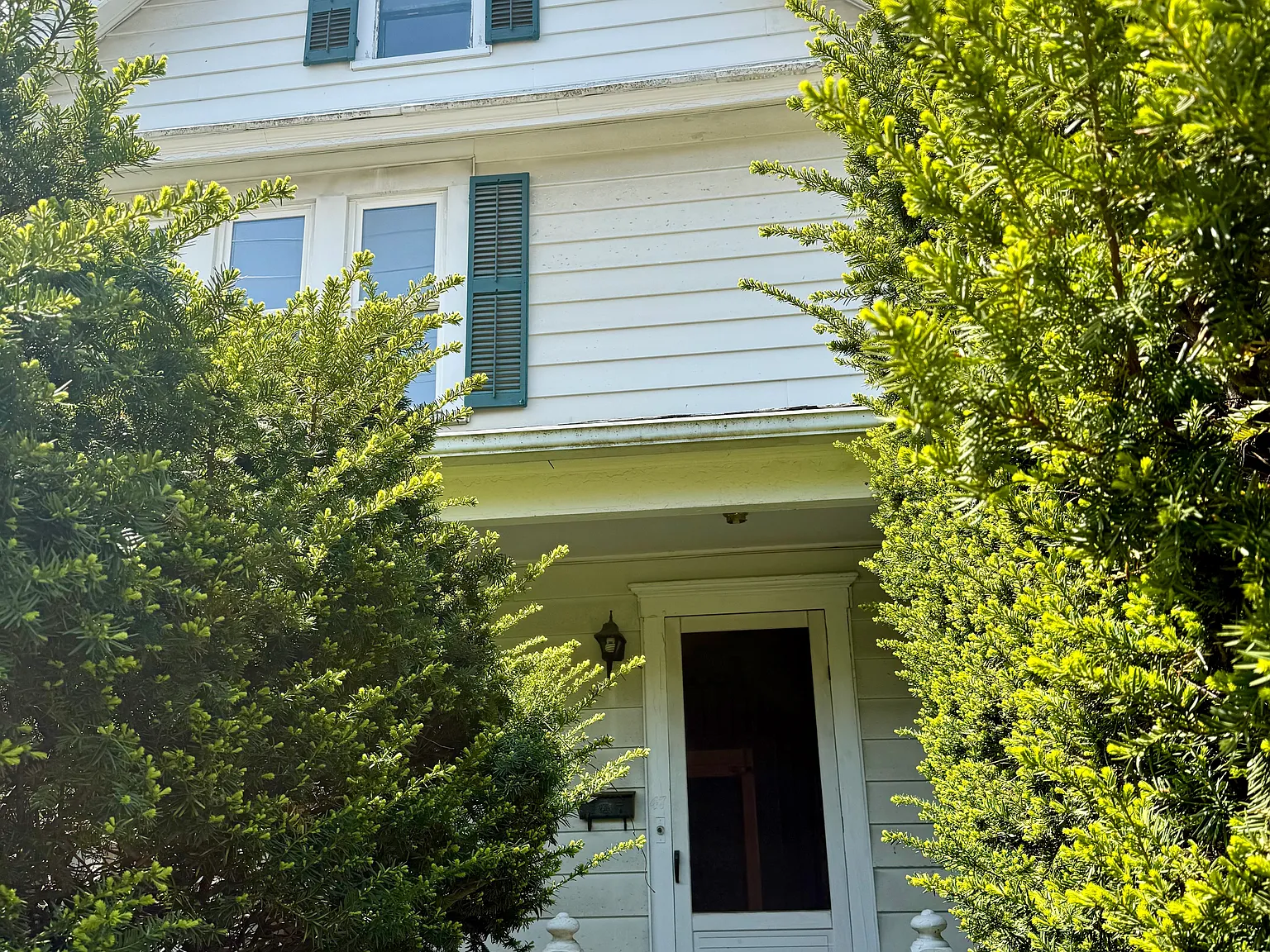 4 bed, 1880 sqft, $5,900 — Photo 1
