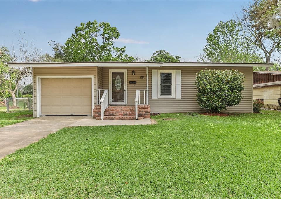 1st image of 62 Camellia Ct