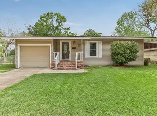 62 Camellia Ct, Lake Jackson, TX 77566