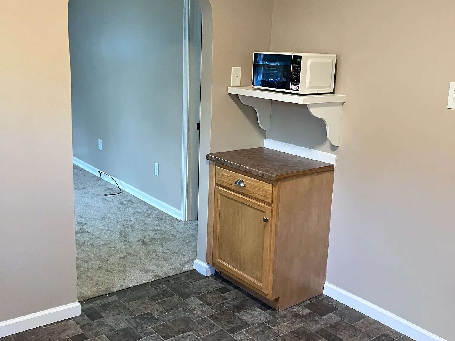 1 bed, 640 sqft, $995 — Photo 3