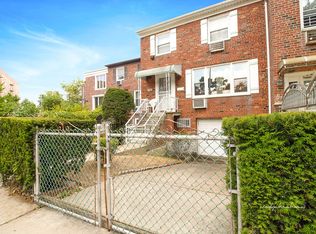 6510 Fleet St, Forest Hills, NY 11375