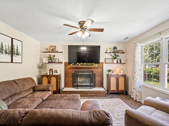 5th image of 511 11th Ct SE