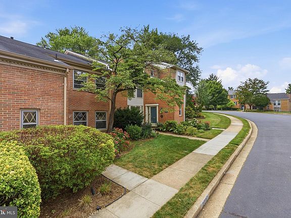 4th image of 2007 Hopewood Dr