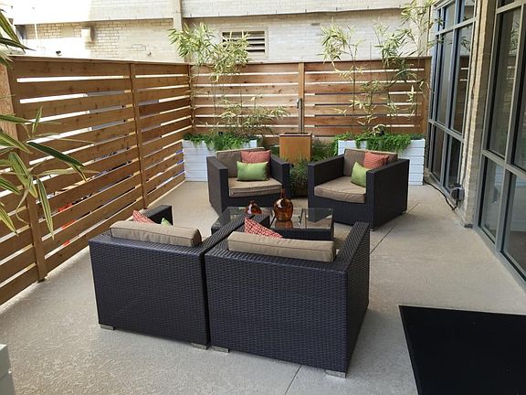 Outdoor sitting area 