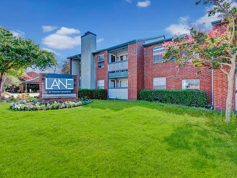 Lane at Towne Crossing — Photo 21
