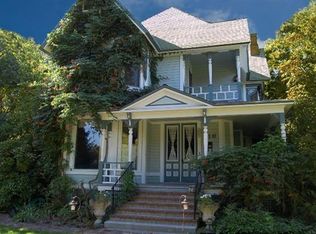 716 NW 4th St, Grants Pass, OR 97526