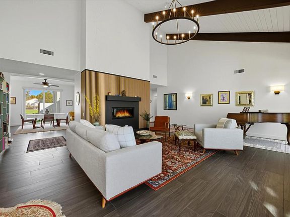 4th image of 809 Inverness Dr