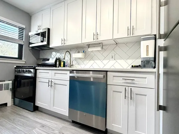 219-50 74th Ave #A2, Oakland Gardens, NY 11364