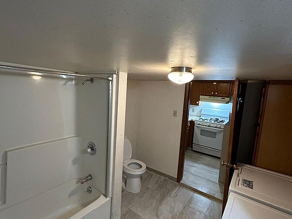 2nd image of 85 Blackman St APT 2