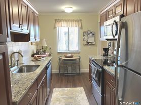 167 Heritage Vlg, Southbury, CT