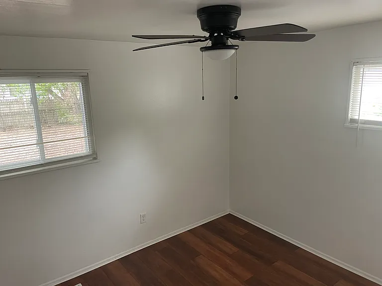 21911 Fern Ave — Photo 8