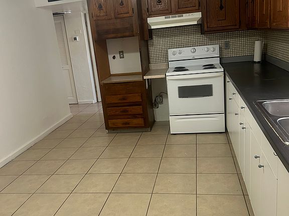 Unit 4 - Kitchen