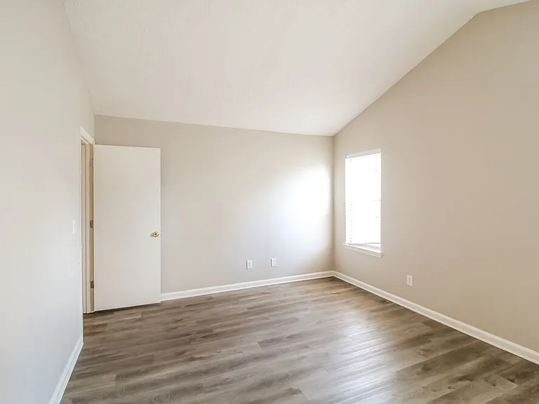 5649 La Fleur Trl — Photo 11