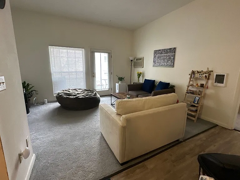 University Park Apartments near Cornell University — Photo 307