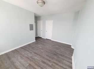 30 Ferry St #4R, Newark, NJ 07105