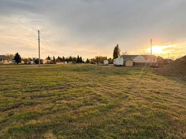 731 Park Dr W, Taber, AB T0K 1B0