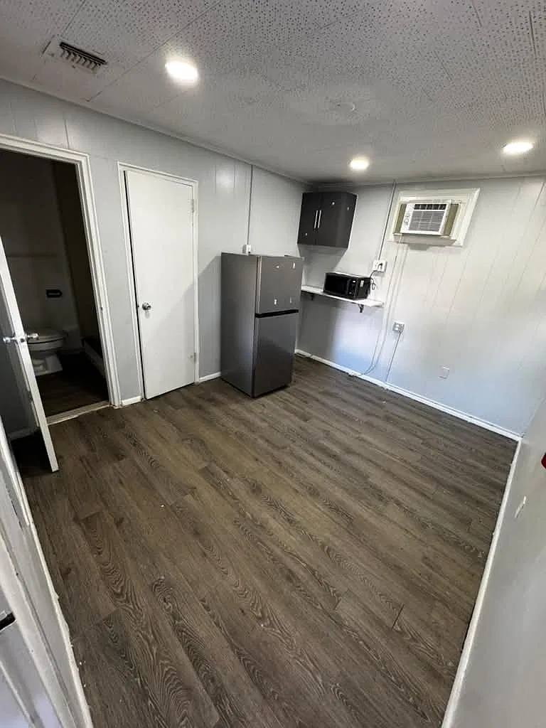 Studio, 120 sqft, $825 — Photo 2