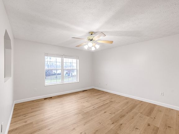 5th image of 4556 Winslow Dr