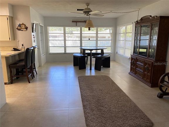 5th image of 11580 Oval Dr W