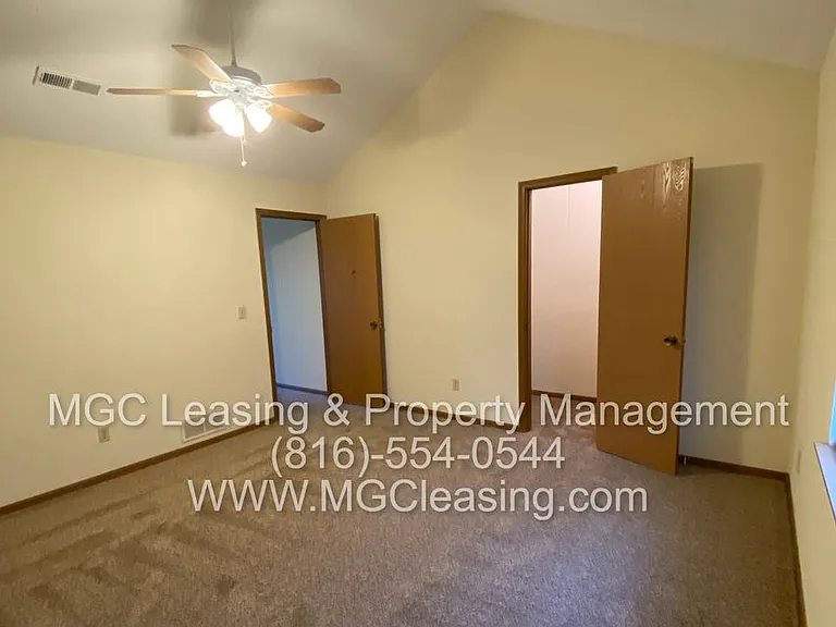 3557-3563 NE Independence Cir — Photo 13