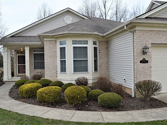 2nd image of 21370 Woodview Cir