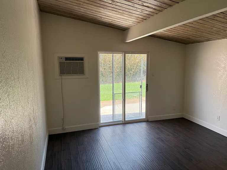 9712 Saint George St — Photo 52