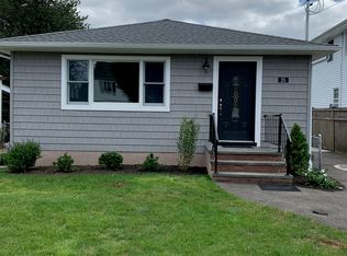 25 Miller Rd, Hicksville, NY 11801