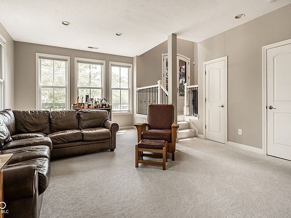3rd image of 12816 Ashworth St