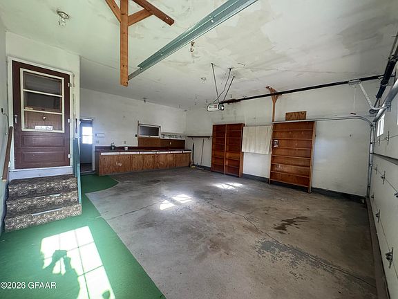 5th image of 203 Park Ave N