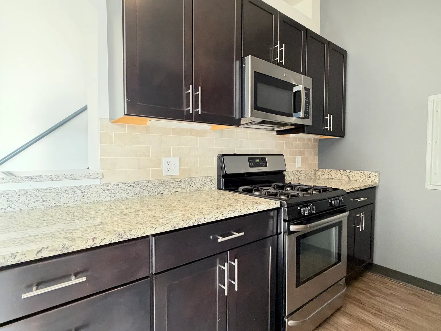 3 bed, $5,500 — Photo 2