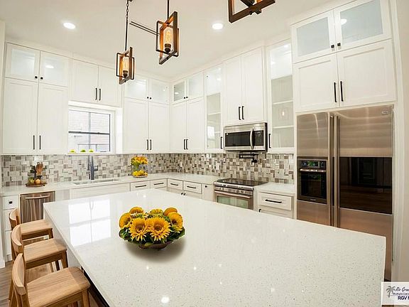 3rd image of 8514 Bellagio Cir