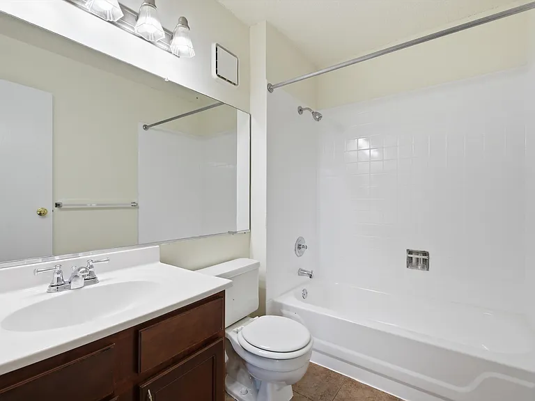 Evanston Place — Photo 65