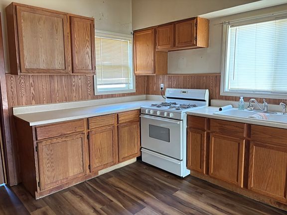 3rd image of 512 S Shabbona St
