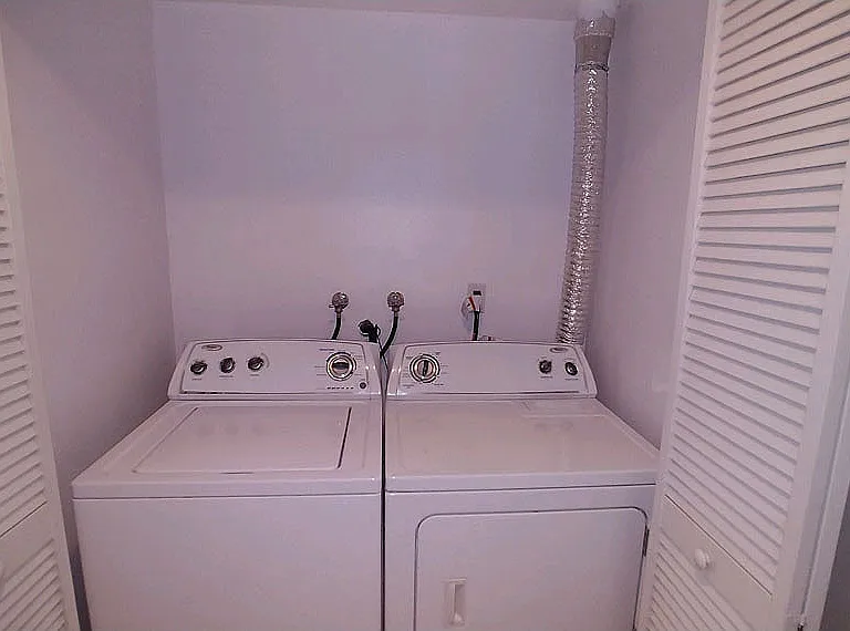 Almeria Townhomes — Photo 55