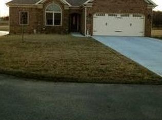 19224 Cherokee Ct, Saint Joseph, MO 64505